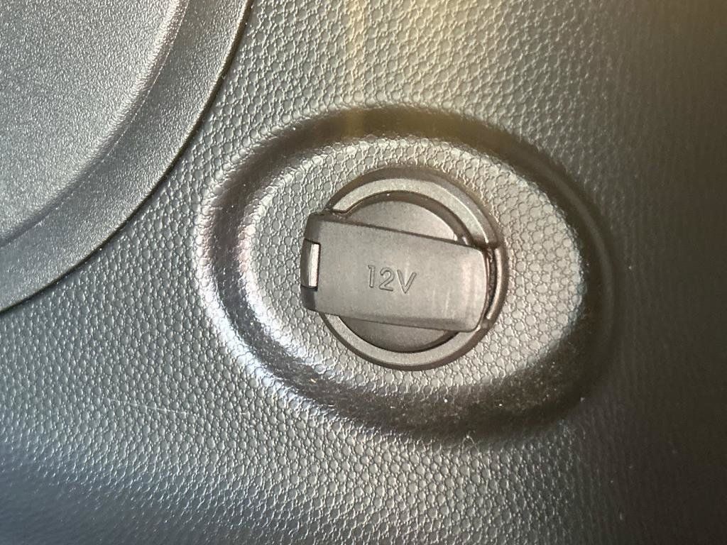 Used 2017 Kia Soul + FWD image 12
