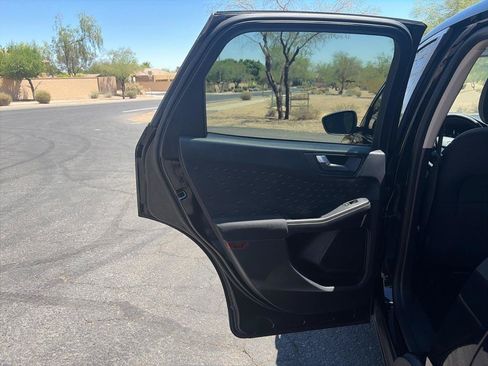 Used 2020 Ford Escape SE FWD image 15