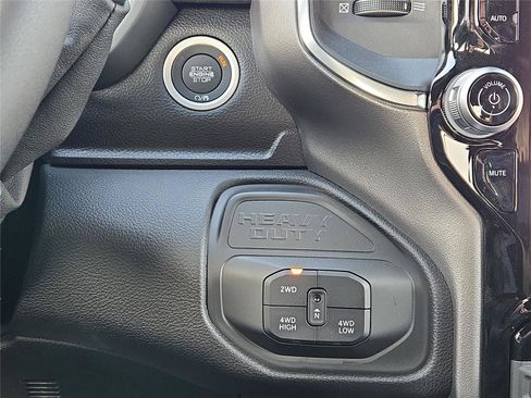 New 2026 RAM 2500 Laramie AWD/4WD image 26