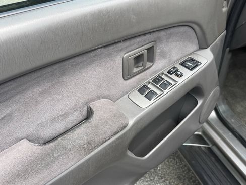Used 2002 Toyota 4Runner SR5 AWD/4WD image 22