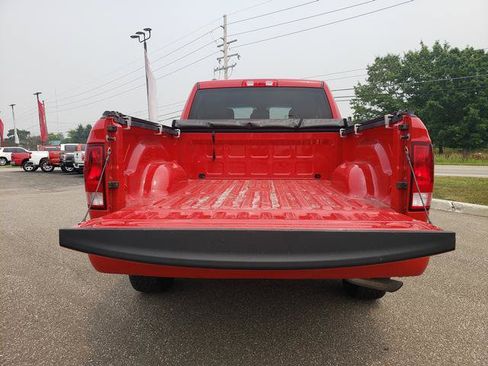 Used 2018 RAM 1500 Express AWD/4WD image 5