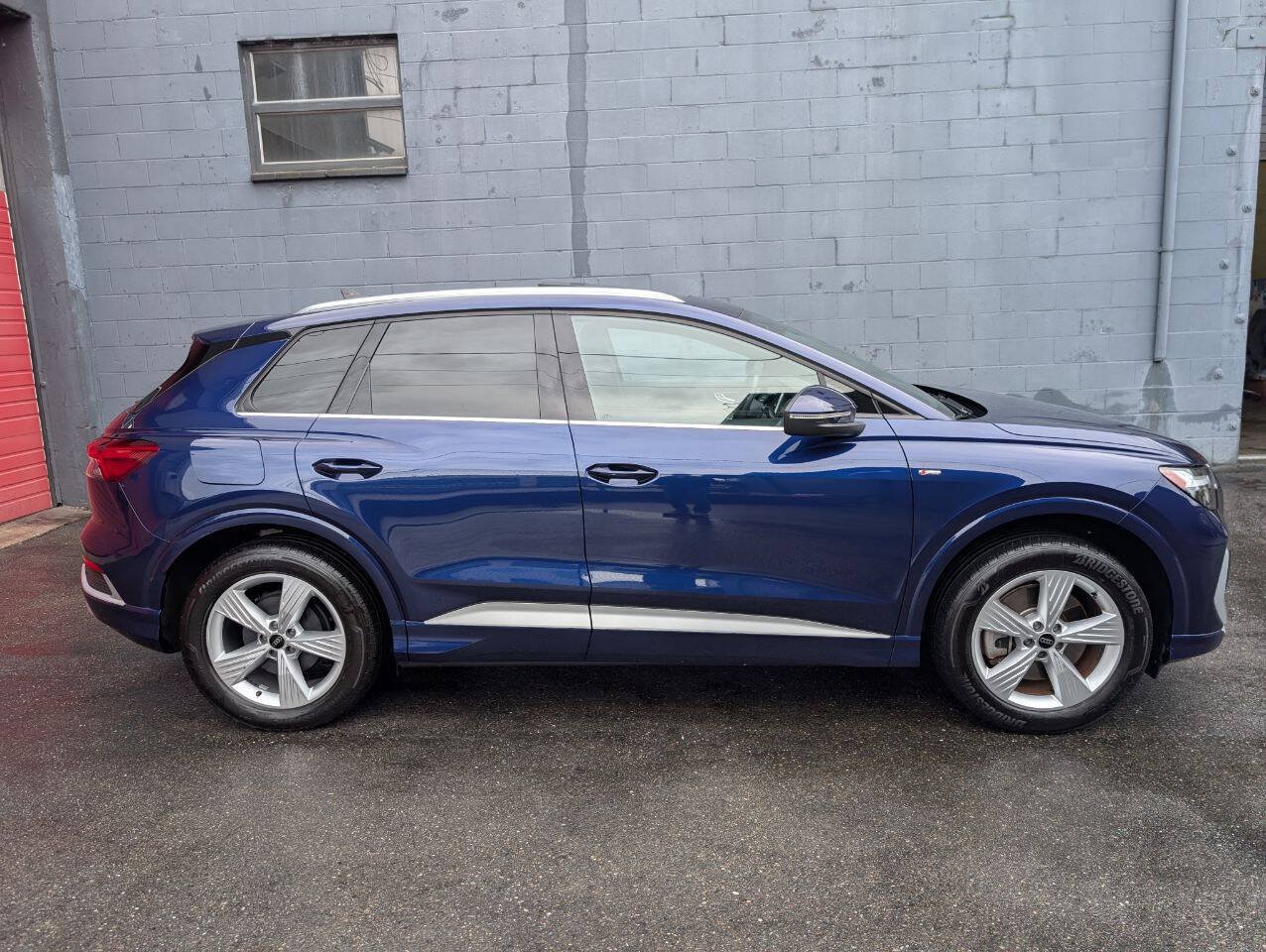 Used 2023 Audi Q4 e-tron Premium w/ Convenience Package AWD/4WD image 2