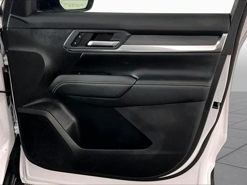 Used 2026 GMC Terrain Elevation w/ Black Edition FWD image 21