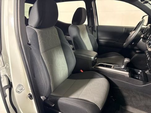 Used 2023 Toyota Tacoma TRD Sport w/ Technology Package AWD/4WD image 14