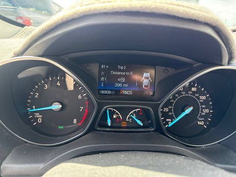 Used 2019 Ford Escape SE FWD image 3