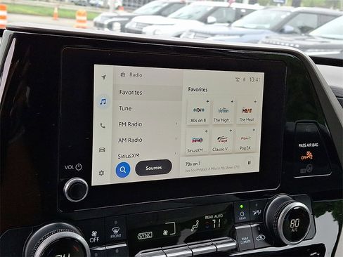 Used 2023 Toyota Highlander LE image 19