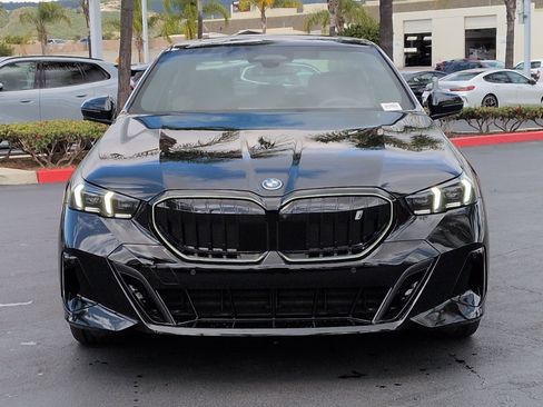 New 2026 BMW i5 eDrive40 w/ M Sport Package RWD image 3