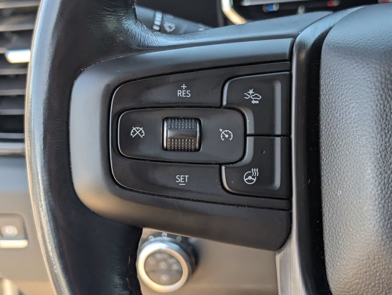 Used 2025 GMC Sierra 2500 AT4X AWD/4WD image 21