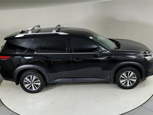 Certified 2024 Nissan Pathfinder SL image 44