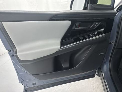 Used 2023 Subaru Solterra AWD image 19