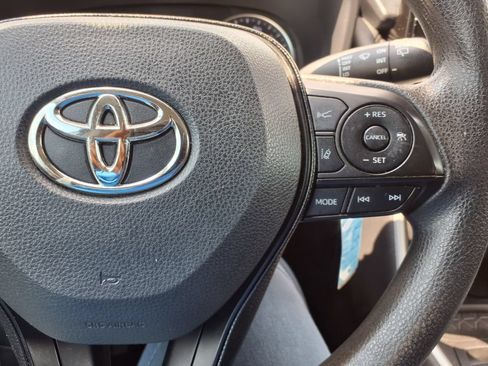 Used 2021 Toyota RAV4 LE w/ Carpet Mat Package (TMS) FWD image 23