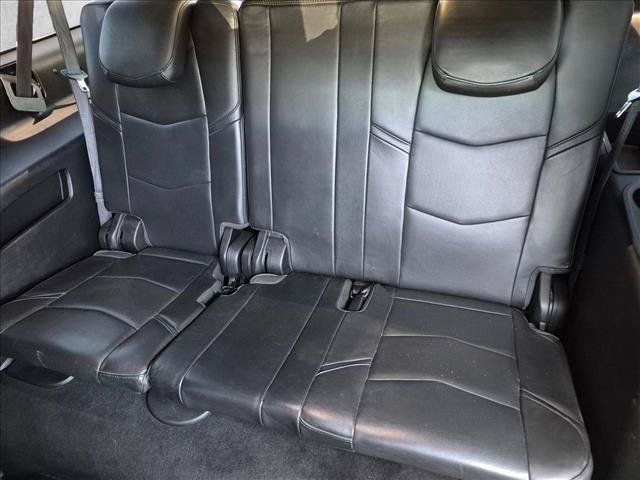 Used 2019 Cadillac Escalade ESV Platinum AWD/4WD image 17