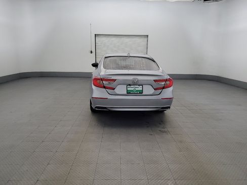 Used 2018 Honda Accord LX image 6