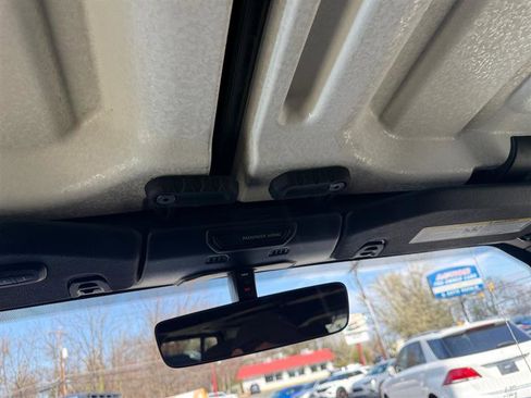 Used 2018 Jeep Wrangler Unlimited Rubicon image 34