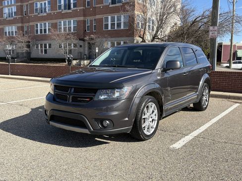 Used 2015 Dodge Journey R/T w/ Flexible Seating Group FWD image 16
