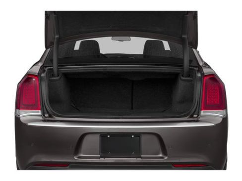 Used 2018 Chrysler 300 C w/ Safetytec Plus Group RWD image 15