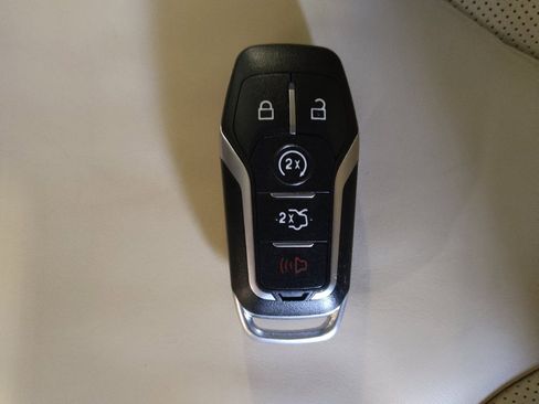 Used 2016 Lincoln MKC Select w/ Select Plus Package FWD image 32