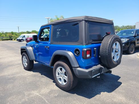 Used 2021 Jeep Wrangler Sport AWD/4WD image 6