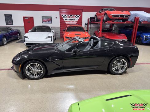 Used 2017 Chevrolet Corvette Stingray Coupe image 2