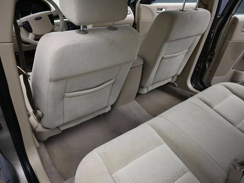 Used 2006 Ford Five Hundred SE FWD image 28