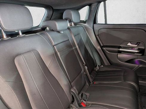 Used 2021 Mercedes-Benz GLA 250 4MATIC image 19