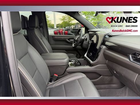 Used 2025 GMC Yukon XL Elevation w/ Elevation Premium Package AWD/4WD image 42