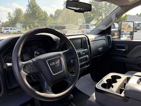 Used 2018 GMC Sierra 2500 4x4 Regular Cab image 18