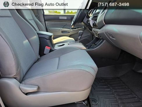 Used 2015 Toyota Tacoma 4x4 Double Cab w/ TRD Off-Road Package image 25