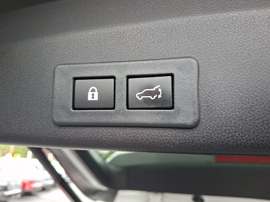 Used 2022 Subaru Ascent Limited w/ Technology Package AWD/4WD image 32