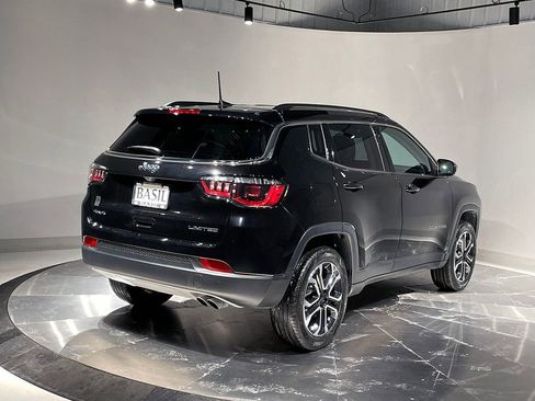 Used 2022 Jeep Compass Limited image 11