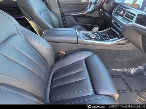 Used 2021 BMW X7 M50i image 31