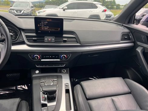 Used 2020 Audi Q5 2.0T Premium w/ Titanium Sport Package AWD/4WD image 14
