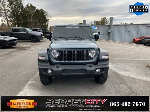 Used 2025 Jeep Wrangler Sport image 2
