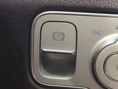 Used 2022 Mercedes-Benz GLS 450 4MATIC image 32