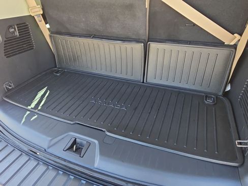 Used 2023 Nissan Armada SL w/ Captain's Chairs Package RWD image 34