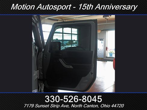 Used 2014 Jeep Wrangler Unlimited Rubicon image 35