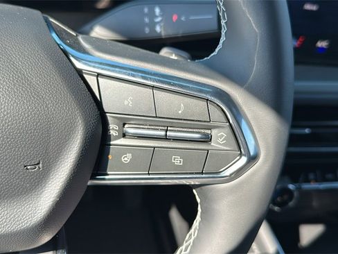 New 2025 Chevrolet Traverse LT w/ LPO, Floor Liner Package image 17