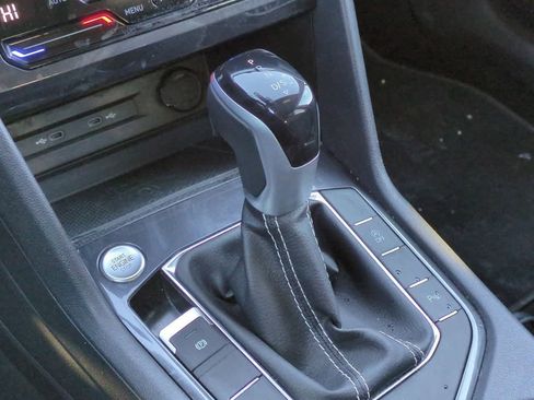 Used 2023 Volkswagen Tiguan SE R-Line image 30