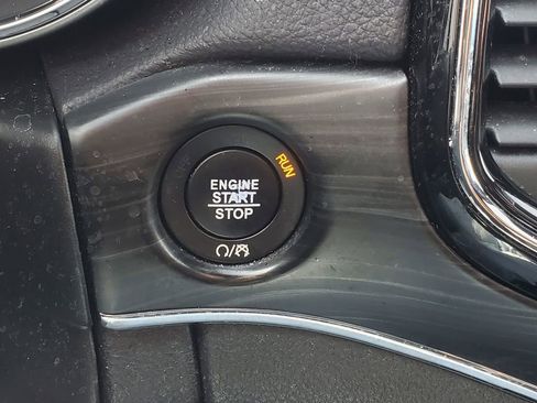 Used 2019 Jeep Grand Cherokee Limited image 21