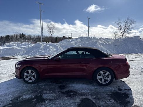 Used 2015 Ford Mustang Convertible image 9