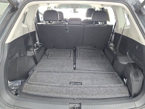 Certified 2022 Volkswagen Tiguan SE image 12