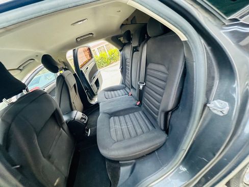 Used 2017 Ford Fusion SE FWD image 16