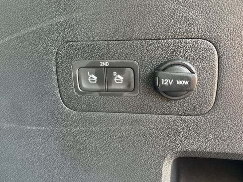 Used 2021 Hyundai Santa Fe Limited FWD image 4