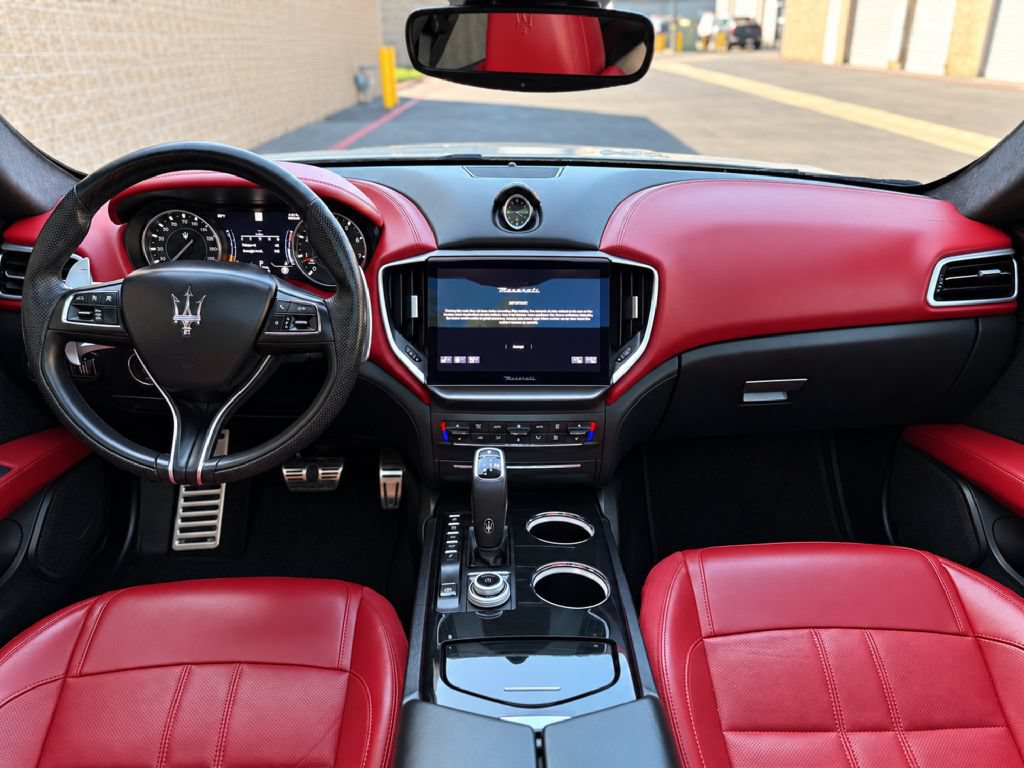 Used 2023 Maserati Ghibli Modena RWD image 17