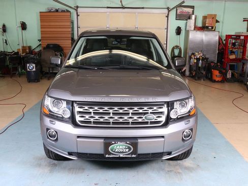 Used 2013 Land Rover LR2 HSE image 8