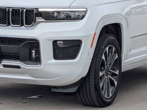 Used 2024 Jeep Grand Cherokee Overland w/ Trailer Tow Package AWD/4WD image 11