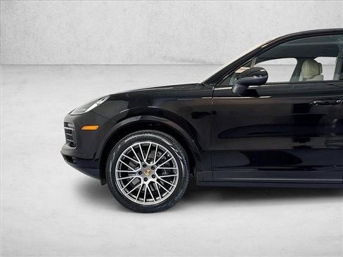 Used 2023 Porsche Cayenne AWD/4WD image 28
