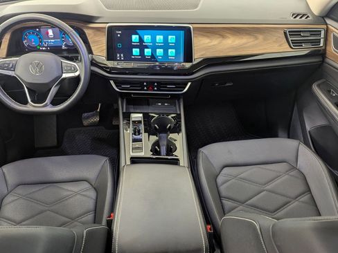 Used 2025 Volkswagen Atlas SE w/ Panoramic Sunroof Package image 14