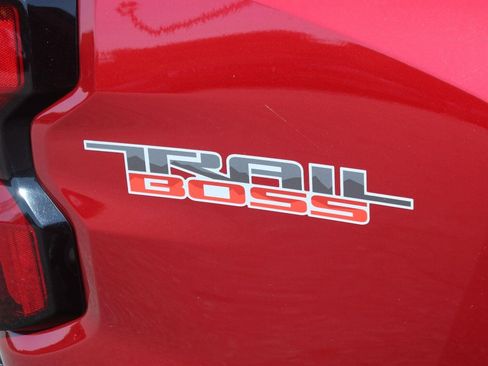Used 2026 Chevrolet Colorado Trail Boss AWD/4WD image 10