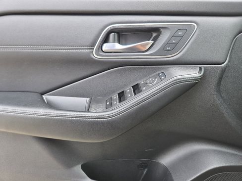 Used 2024 Nissan Rogue Platinum w/ Platinum Premium Package image 25